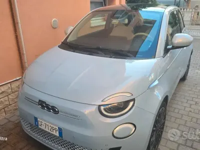 Usata Fiat 500e La Prima 42 kW (58 CV) 2021 Blu Berlina