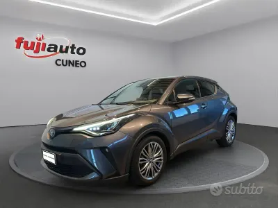 Usata Toyota C-HR Lounge 122 CV (89 kW) 2022 Dark grey met SUV