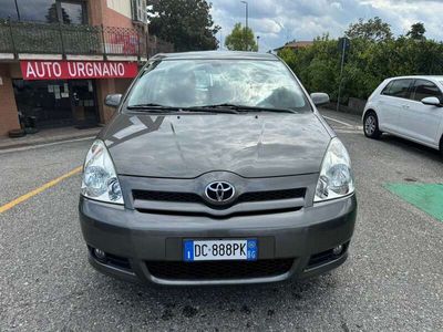 usata Toyota Avensis corolla verso 1.6