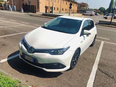 Toyota Auris Hybrid