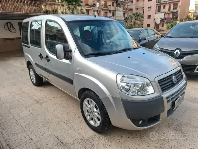 Usata Fiat Doblò Family 120 CV (88 kW) 2007 Grigio Monovolume