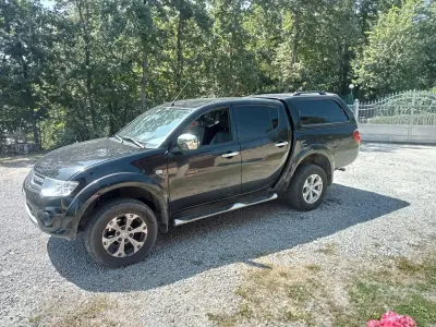 Usata Mitsubishi L200 178 CV (130 kW) 2015 Nero Pick-up