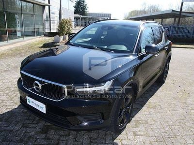 Usata Volvo XC40 Momentum 129 CV (94 kW) 2021 Blu SUV