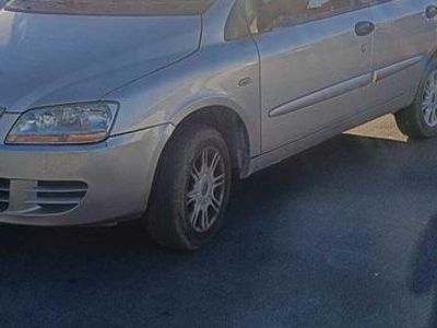 Usata Fiat Multipla Dynamic 103 CV (75 kW) 2005 Grigio Monovolume