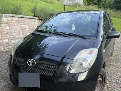 Usata Toyota Yaris 69 CV (50 kW) 2007 Nero Utilitaria
