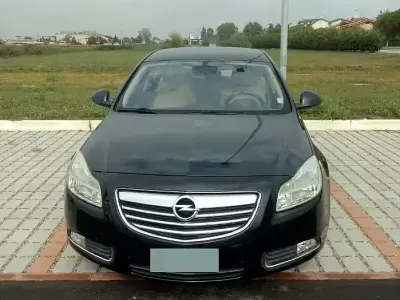 Usata Opel Insignia 160 CV (117 kW) 2010 Nero Berlina