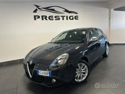 Usata Alfa Romeo Giulietta Distinctive 120 CV (88 kW) 2016 Grigio Utilitaria