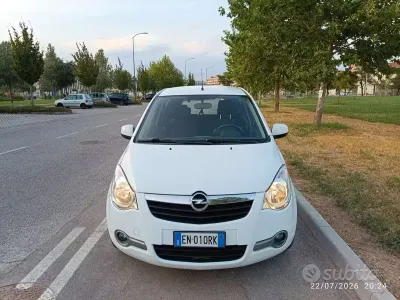 Usata Opel Agila 68 CV (50 kW) 2012 Bianco Utilitaria