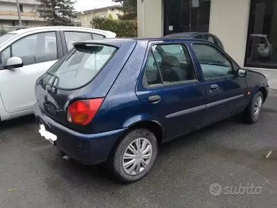Gebraucht Ford Fiesta 75 PS (55 kW) 1998 Blau Kleinwagen