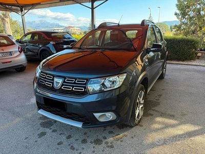 Usata Dacia Sandero Comfort 95 CV (69 kW) 2019 Grigio Berlina