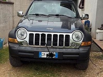 Usata Jeep Cherokee Sport 163 CV (119 kW) 2007 Blu SUV