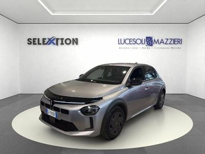 Usata Lancia Ypsilon 100 CV (73 kW) 2024 Grigio Utilitaria
