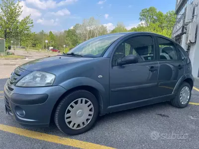 Begagnad Citroën C3 Exclusive 73 HK (53 kW) 2006 Grå Sedan