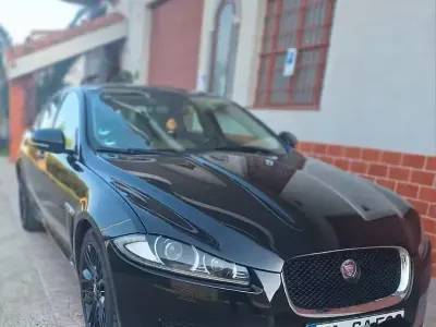 Usata Jaguar XF 250 CV (183 kW) 2013 Nero Berlina