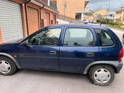 Usata Opel Corsa 90 CV (66 kW) 1998 Blu Utilitaria