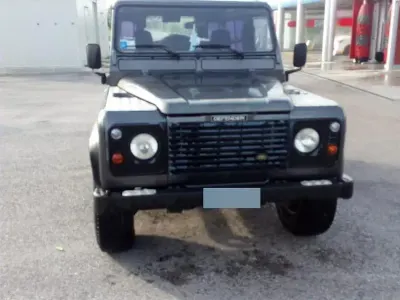 Usado Land Rover Defender 86 CV (63 kW) 2004 Gris SUV