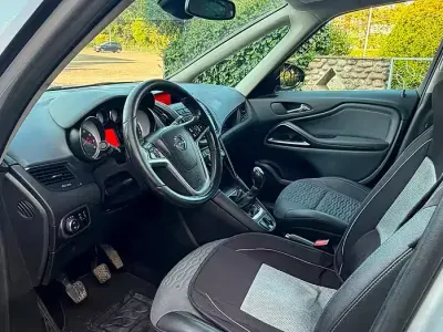 Usata Opel Zafira 150 CV (110 kW) 2015 Grigio Monovolume