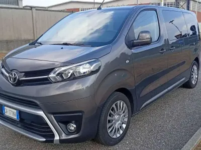 Usata Toyota Proace Verso 144 CV (105 kW) 2024 Grigio Station wagon