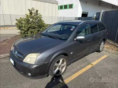 Usata Opel Vectra Elegance 150 CV (110 kW) 2005 Grigio Station wagon