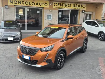 Usata Peugeot 2008 110 CV (80 kW) 2022 Arancione SUV