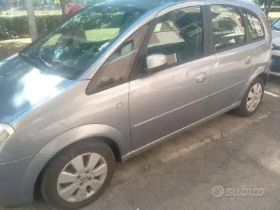 Usata Opel Meriva 90 CV (66 kW) 2004 Grigio Monovolume