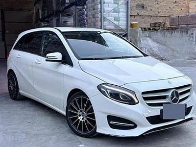 Usata Mercedes B200 Premium 136 CV (100 kW) 2016 Bianco Utilitaria