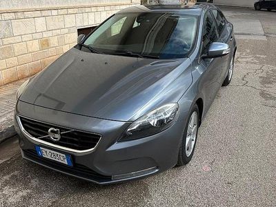 Usata Volvo V40 Kinetic 2015 Grigio Berlina