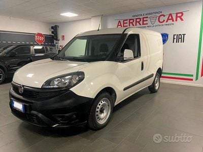 Begagnad Fiat Doblò Easy 90 HK (66 kW) 2022 Vit Minibuss