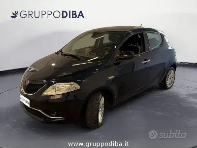 Usata Lancia Ypsilon Gold 95 CV (69 kW) 2016 Blu Utilitaria