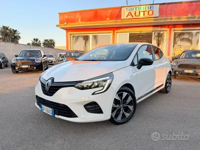 Usata Renault Clio Evolution 100 CV (73 kW) 2023 Bianco Utilitaria