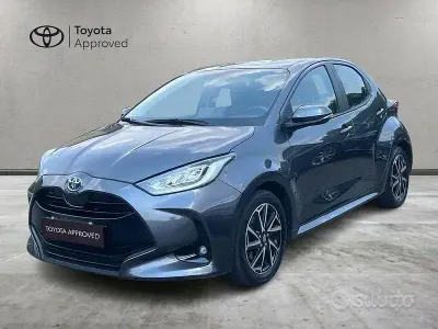 Usata Toyota Yaris Hybrid Trend 116 CV (85 kW) 2022 Grigio Berlina