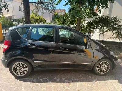 Usata Mercedes A160 95 CV (69 kW) 2010 Nero Monovolume