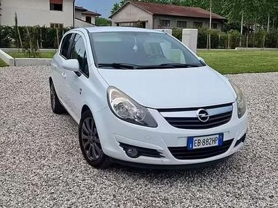 Occasion Opel Corsa Edition 80 ch (58 kW) 2010 Blanc Citadine
