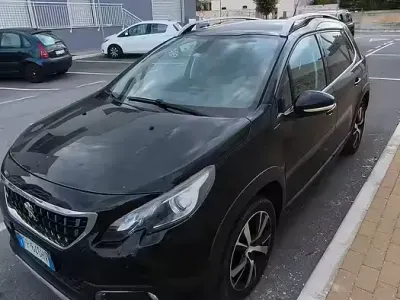Usata Peugeot 2008 99 CV (72 kW) 2018 Nero SUV