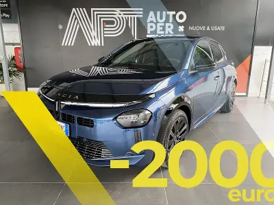 Usata Lancia Ypsilon 101 CV (74 kW) 2024 Blu Utilitaria