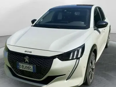 Usata Peugeot 208 GT 102 CV (75 kW) 2022 Utilitaria