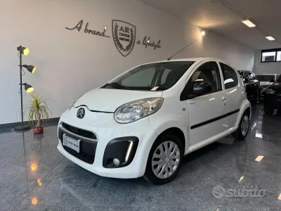 Usata Citroën C1 68 CV (50 kW) 2012 Bianco pastello Utilitaria