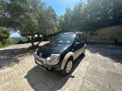 Usata Fiat Panda 4x4 Cross 69 CV (50 kW) 2008 Nero Utilitaria