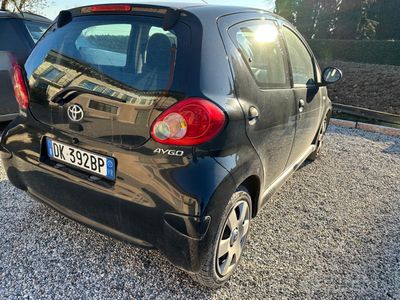Usata Toyota Aygo Sol 68 CV (50 kW) 2007 Nero Utilitaria