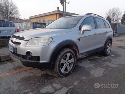 Usata Chevrolet Captiva LT 149 CV (109 kW) 2006 Grigio SUV