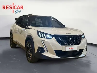 Używany Peugeot 2008 GT 131 KM (96 kW) 2021 Biały SUV