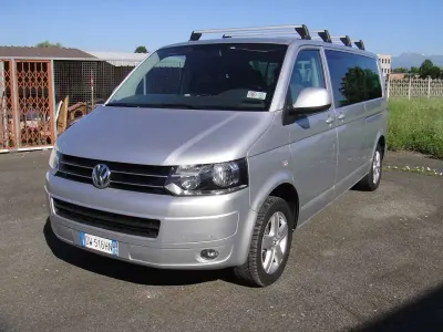 Usata VW Caravelle 151 CV (111 kW) 2009 Argento Furgone