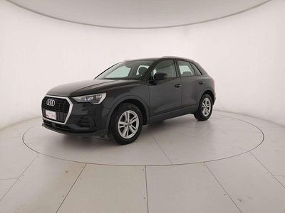 Käytetty Audi Q3 150 HP (110 kW) 2020 Musta Katumaasturi