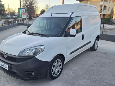 Usata Fiat Doblò 105 CV (77 kW) 2017 Bianco pastello Monovolume
