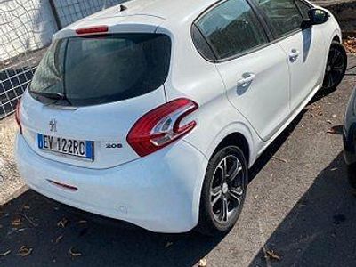 Usata Peugeot 208 82 CV (60 kW) 2014 Bianco Utilitaria