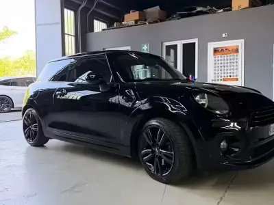 Usata Mini Cooper 75 CV (55 kW) 2019 Nero Utilitaria