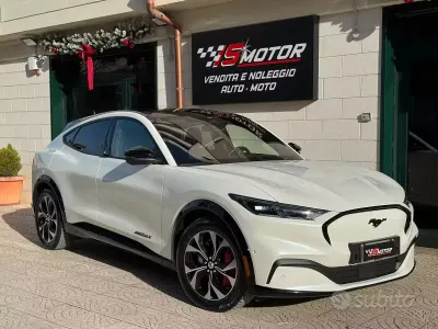Usata Ford Mustang Extended Range 169 CV (124 kW) 2021 Bianco Berlina