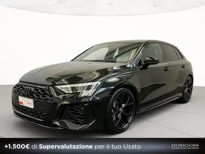 Käytetty Audi RS3 Sportback Ambiente 400 HP (294 kW) 2022 Musta Viistoperä