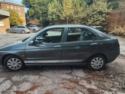 Usata Alfa Romeo 146 103 CV (75 kW) 2000 Grigio Utilitaria