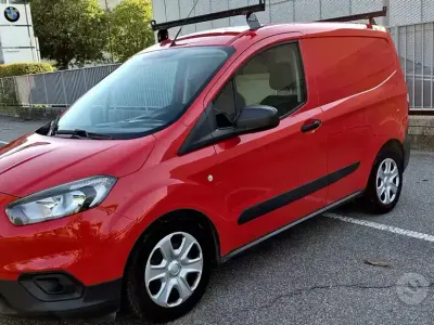 Usata Ford Transit Courier Titanium 75 CV (55 kW) 2018 Rosso Furgone